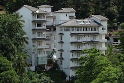 Oak Ray Serene Garden Hotel Level 1 Safe and Secure, Mawanella